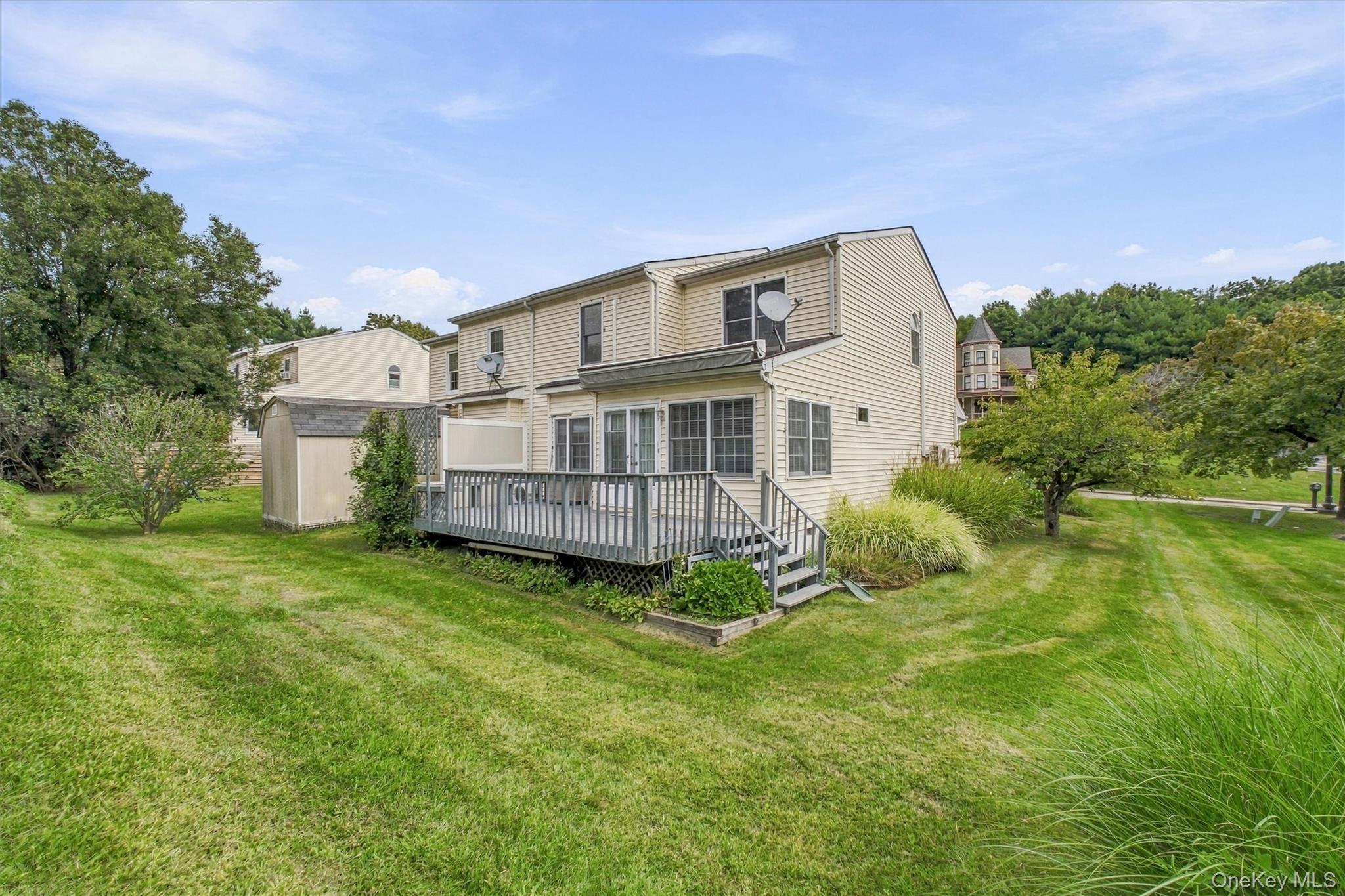 1069 Wolcott Avenue Property Photo 37