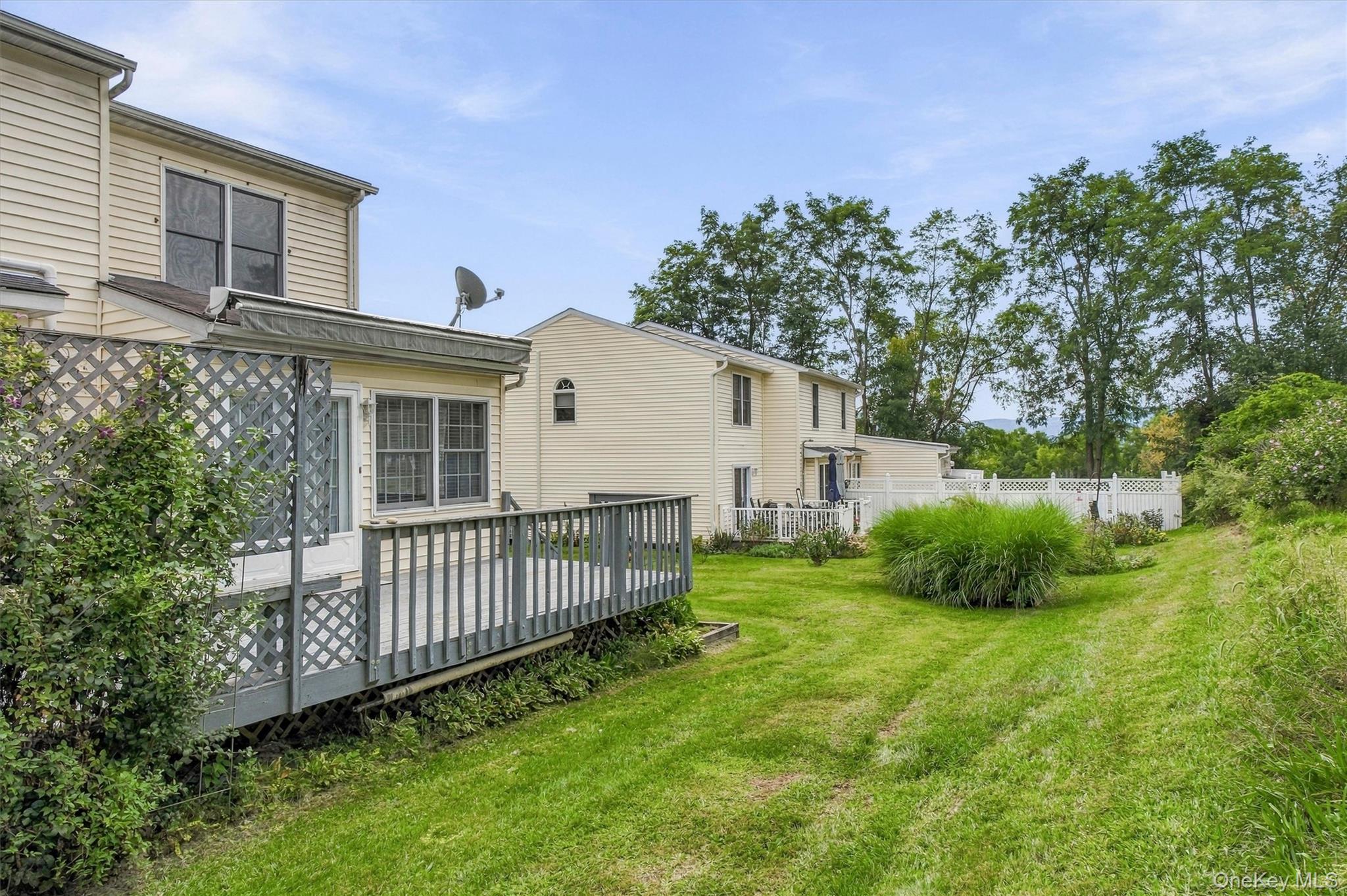 1069 Wolcott Avenue Property Photo 38