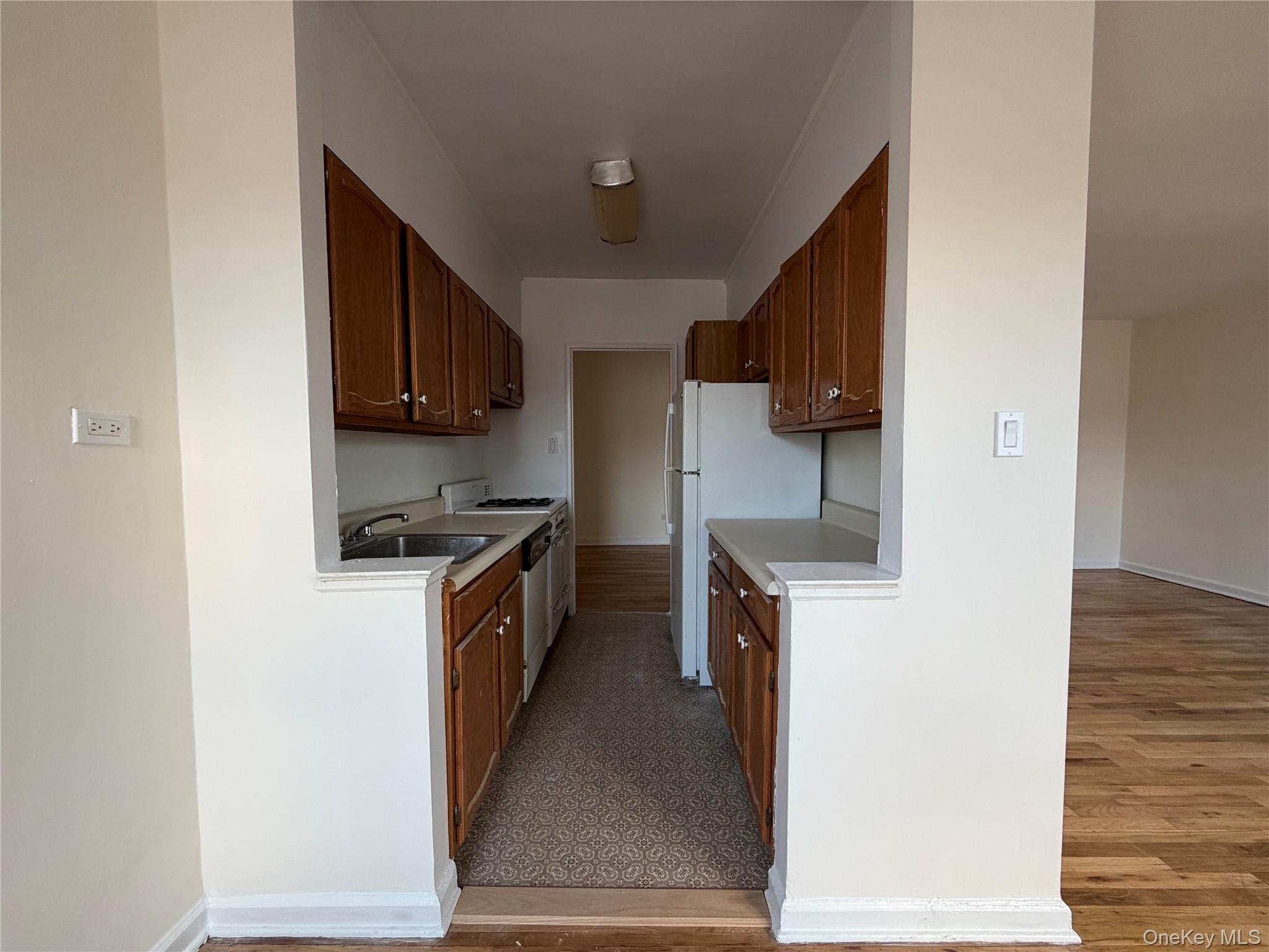 79-10 34th Avenue 7l Property Photo 11