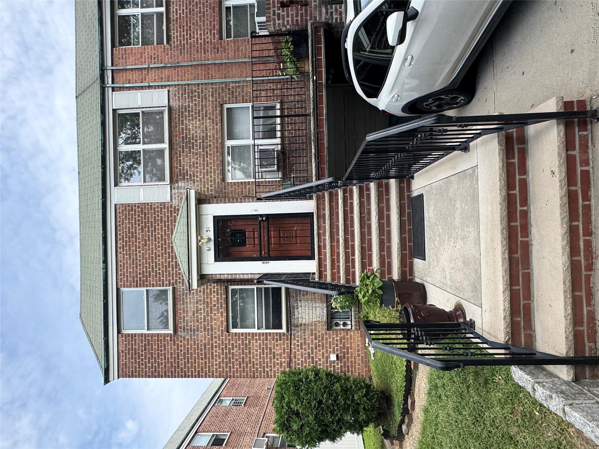 6131 185th Street 2FL Property Photo 1