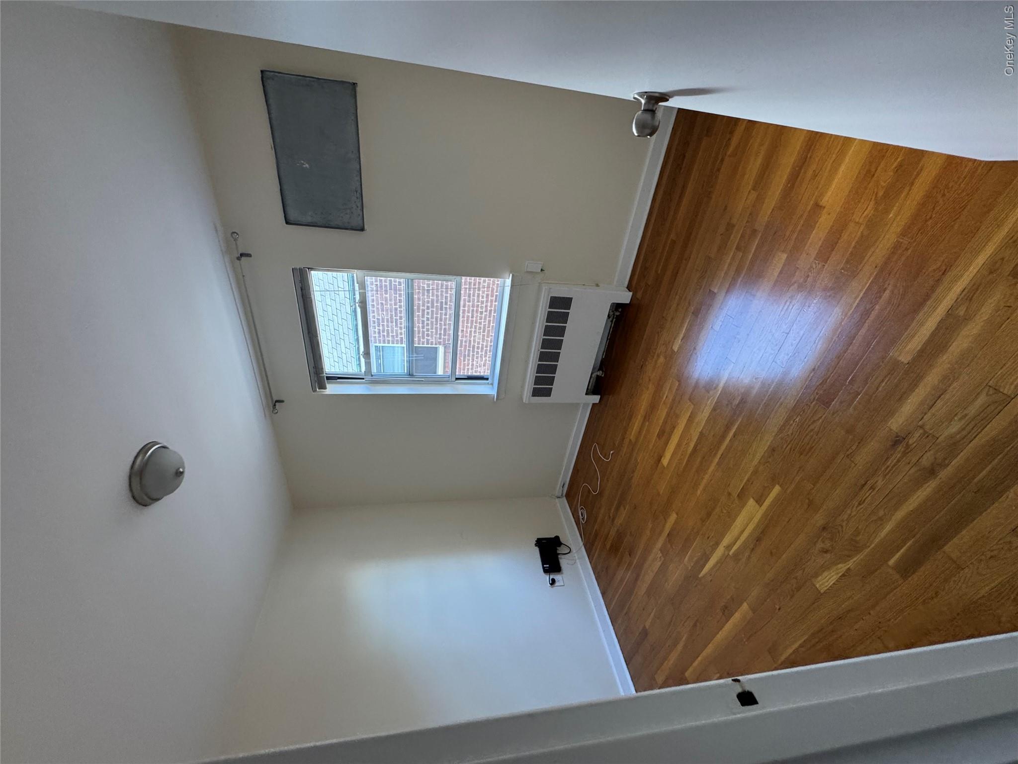 6131 185th Street 2fl Property Photo 10