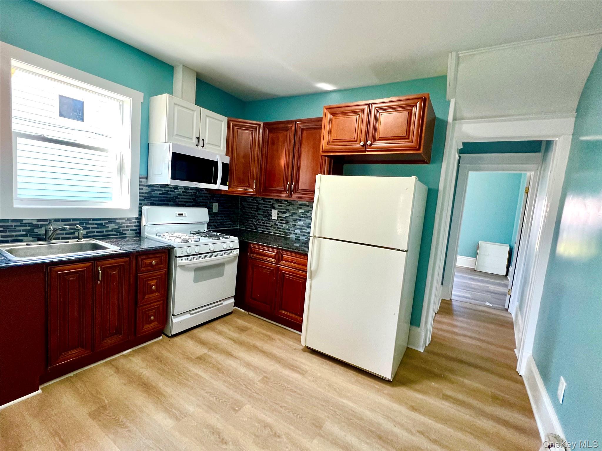 20 W Broome Street 2 Property Photo 6