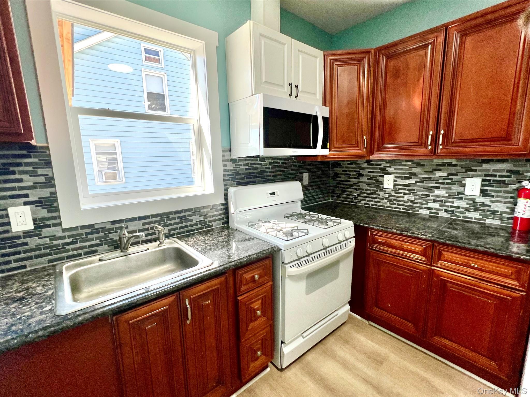 20 W Broome Street 2 Property Photo 7