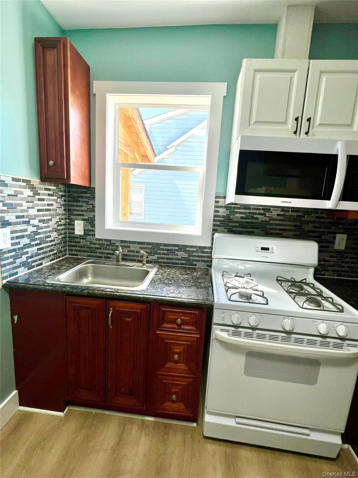 20 W Broome Street 2 Property Photo 8