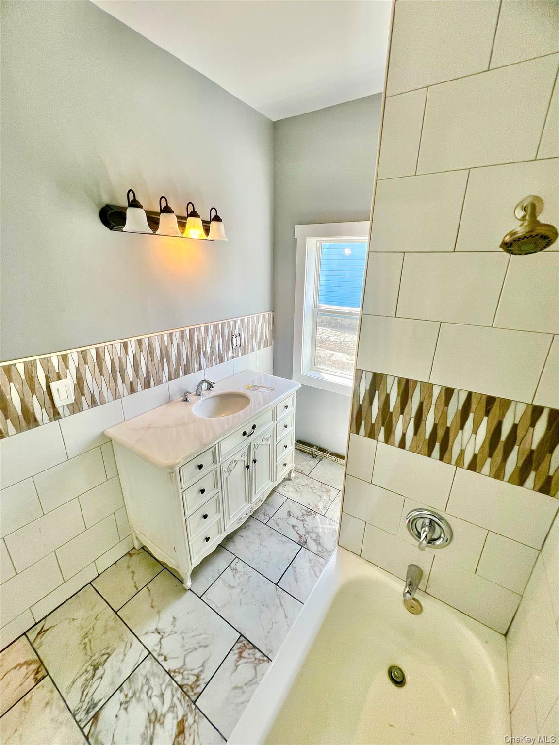 20 W Broome Street 2 Property Photo 13
