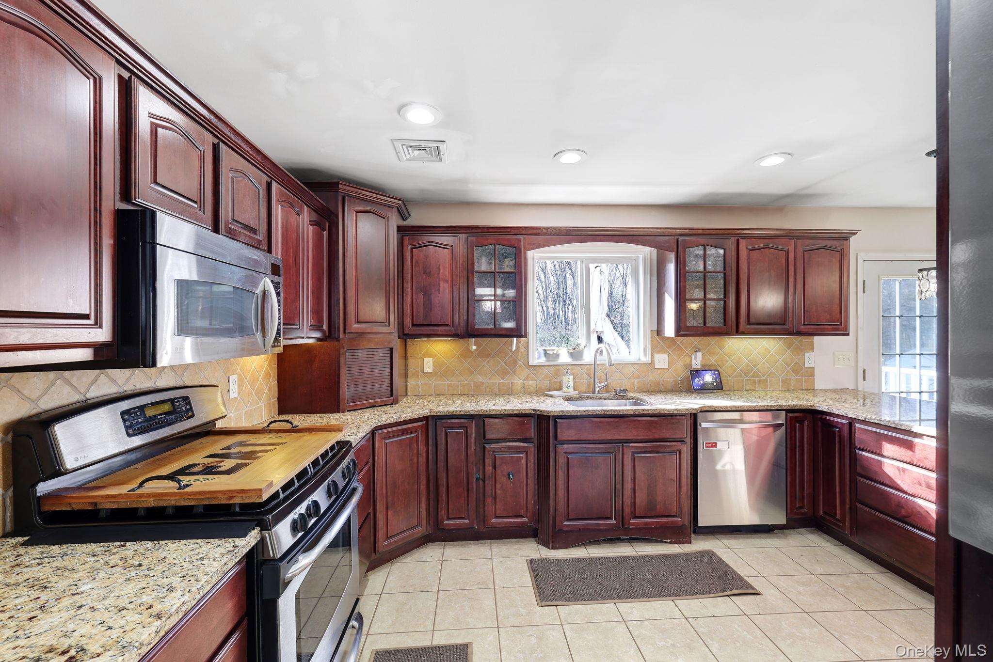 65 Maureen Drive Property Photo 16