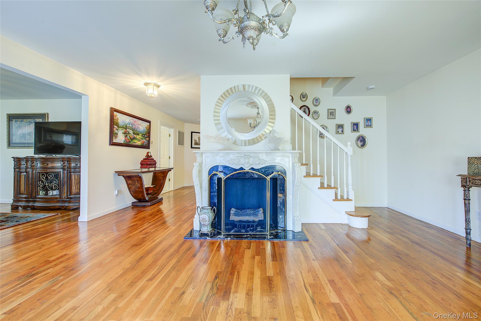 64 Cottage Place Property Photo 5