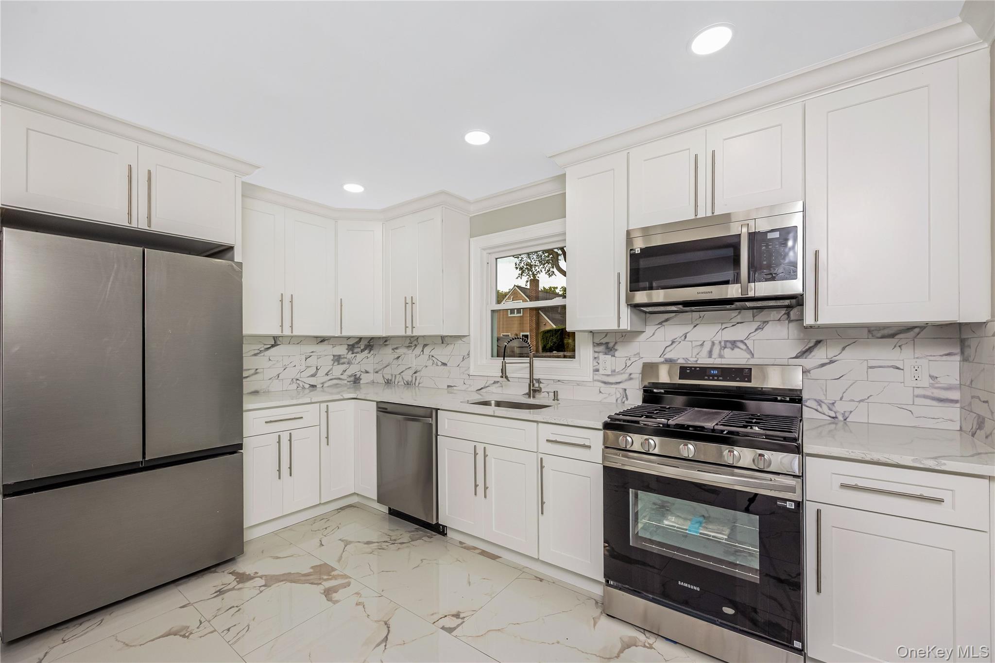 35 Park Boulevard Property Photo 4