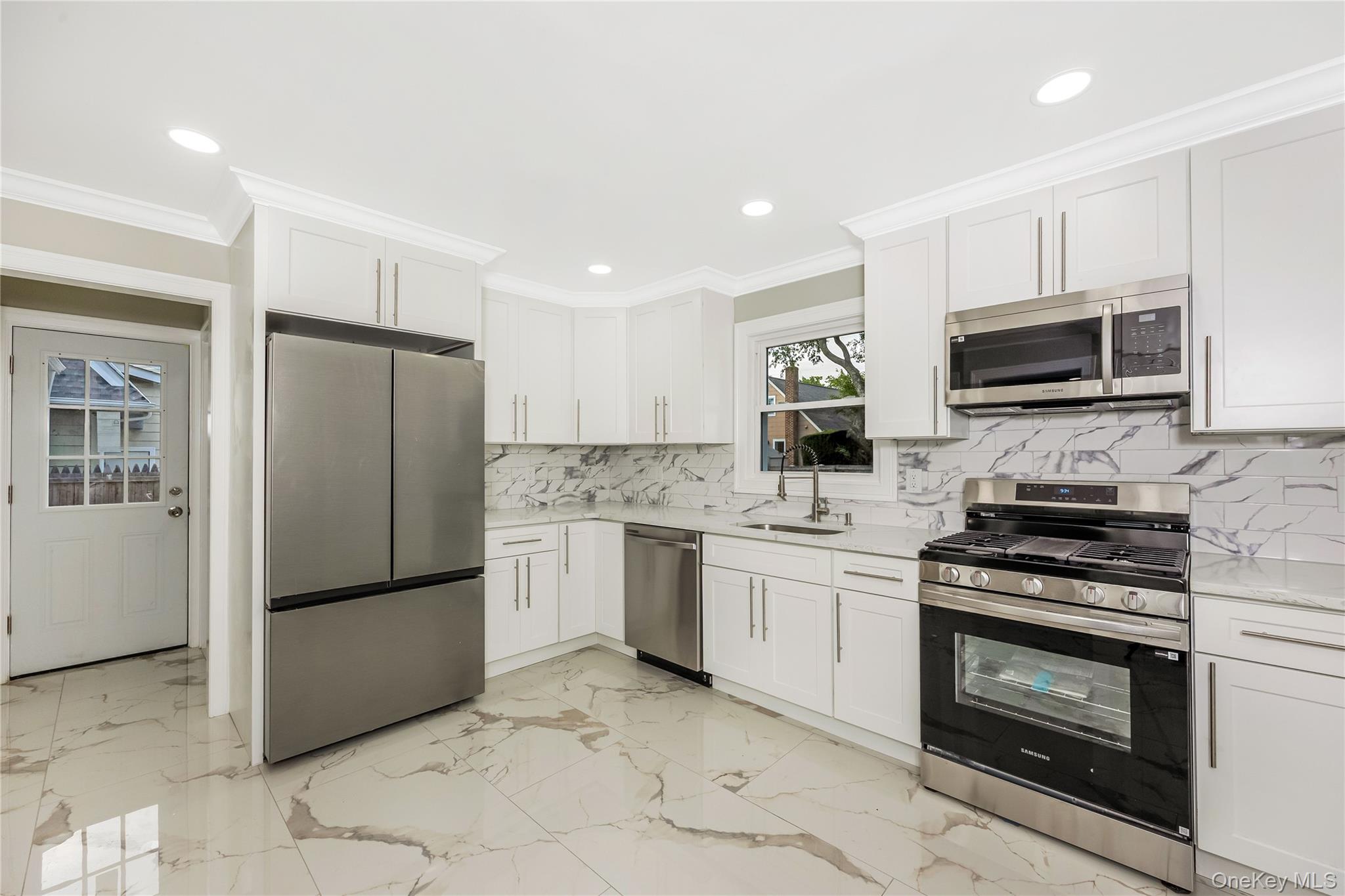 35 Park Boulevard Property Photo 5