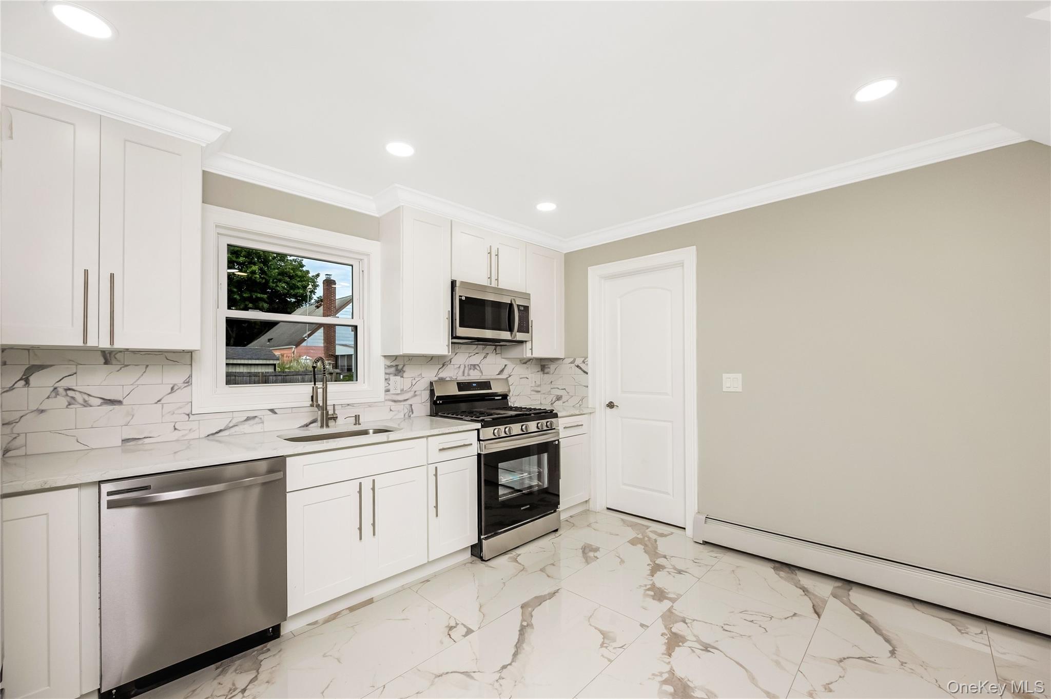 35 Park Boulevard Property Photo 6