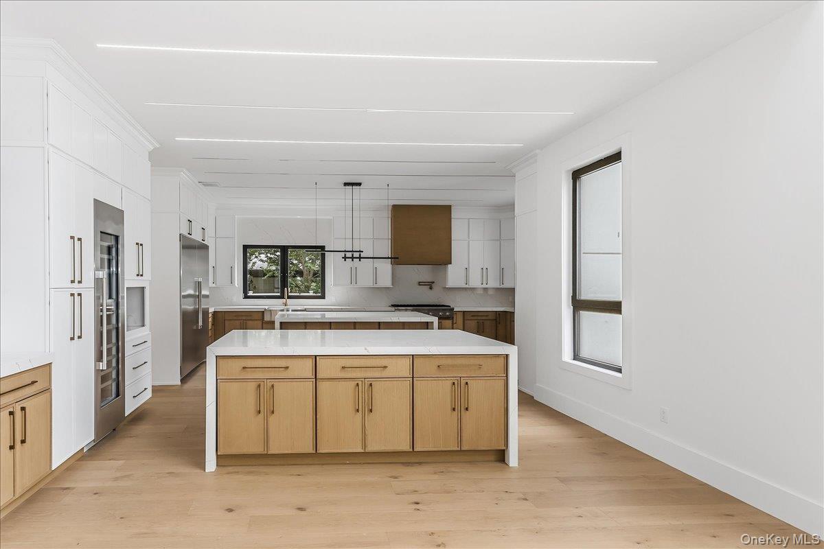 1080 Westminster Avenue Property Photo 11