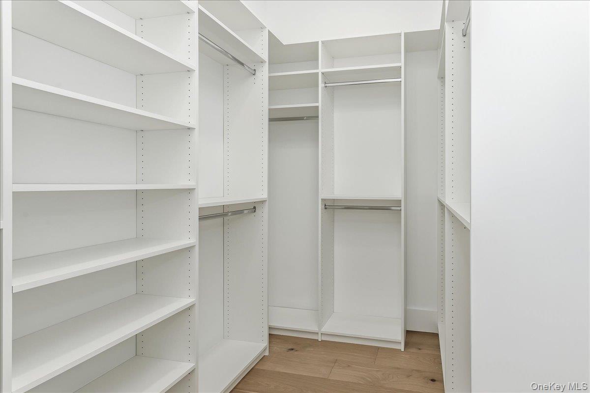 1080 Westminster Avenue Property Photo 21