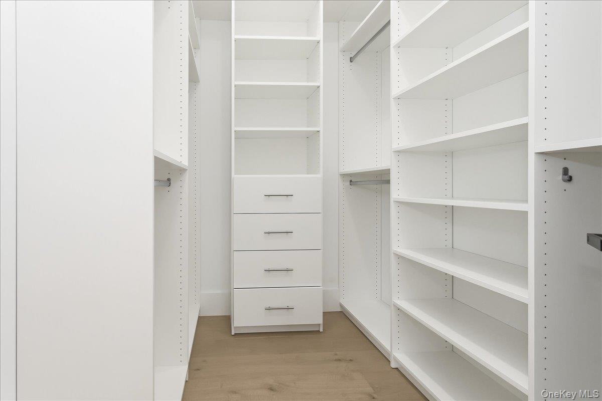 1080 Westminster Avenue Property Photo 38