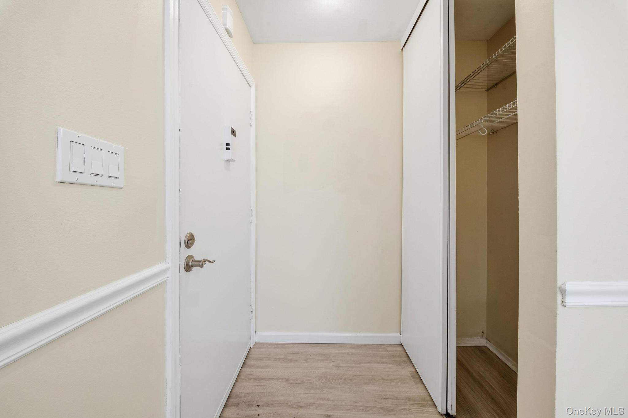 1101 Cabot Court Property Photo 3