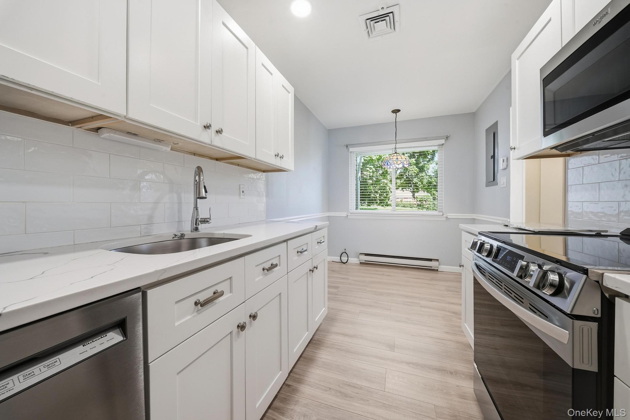 1101 Cabot Court Property Photo 8