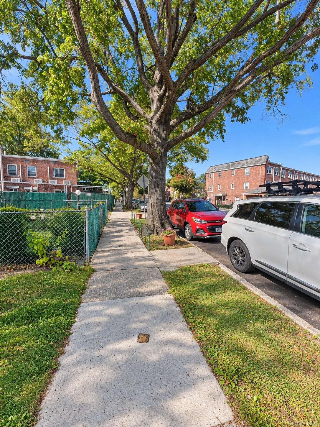 7012 141st Street Property Photo 2