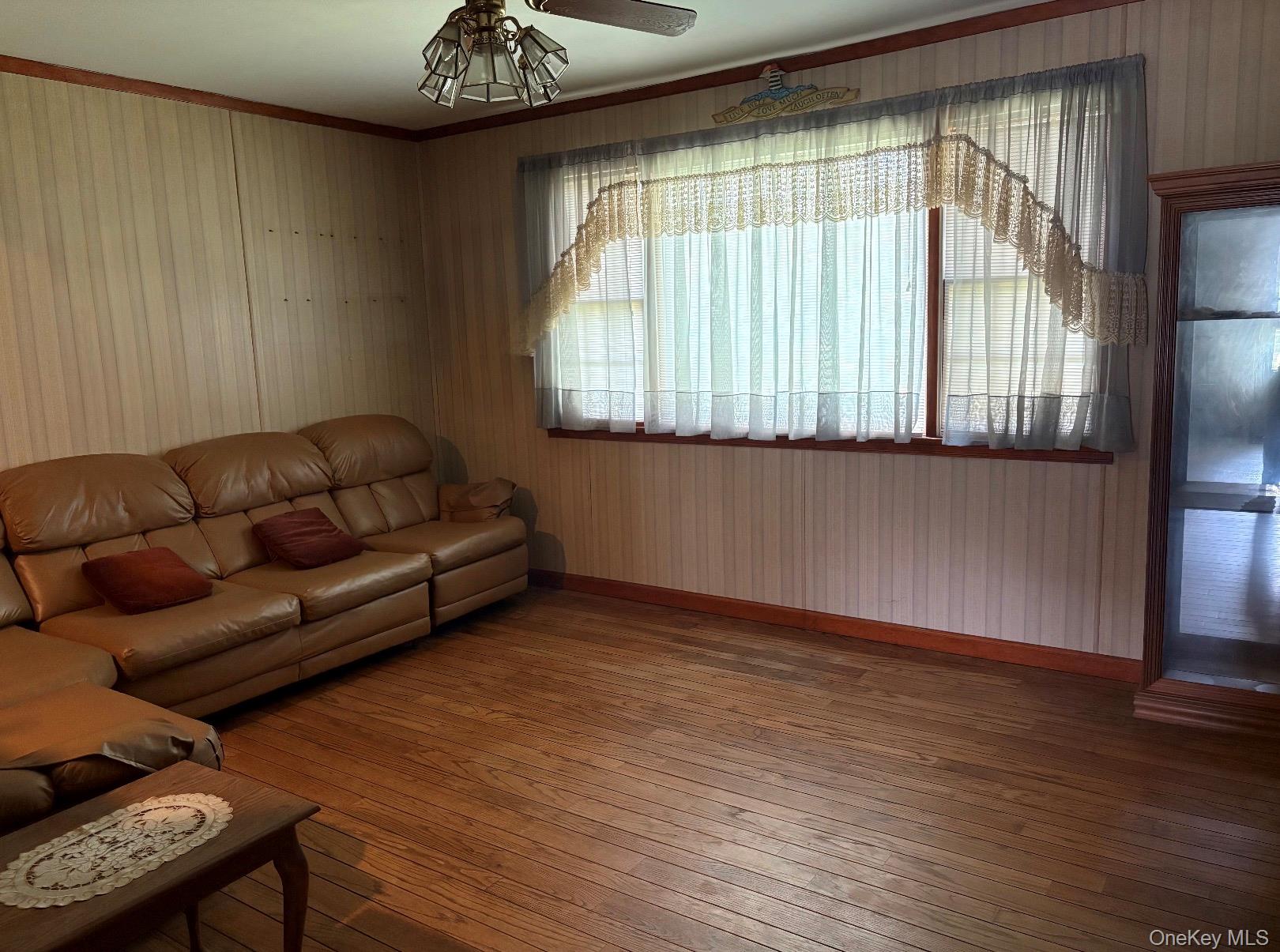 111 King Street Property Photo 3