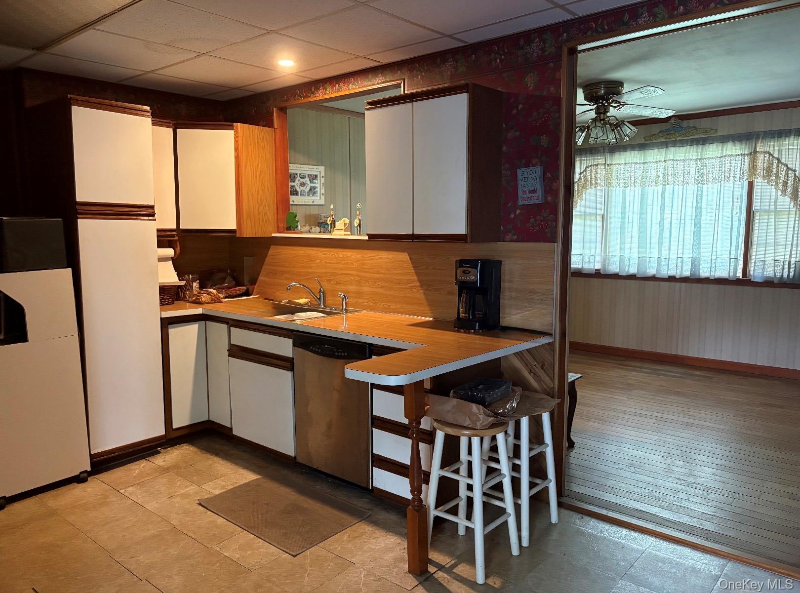111 King Street Property Photo 4
