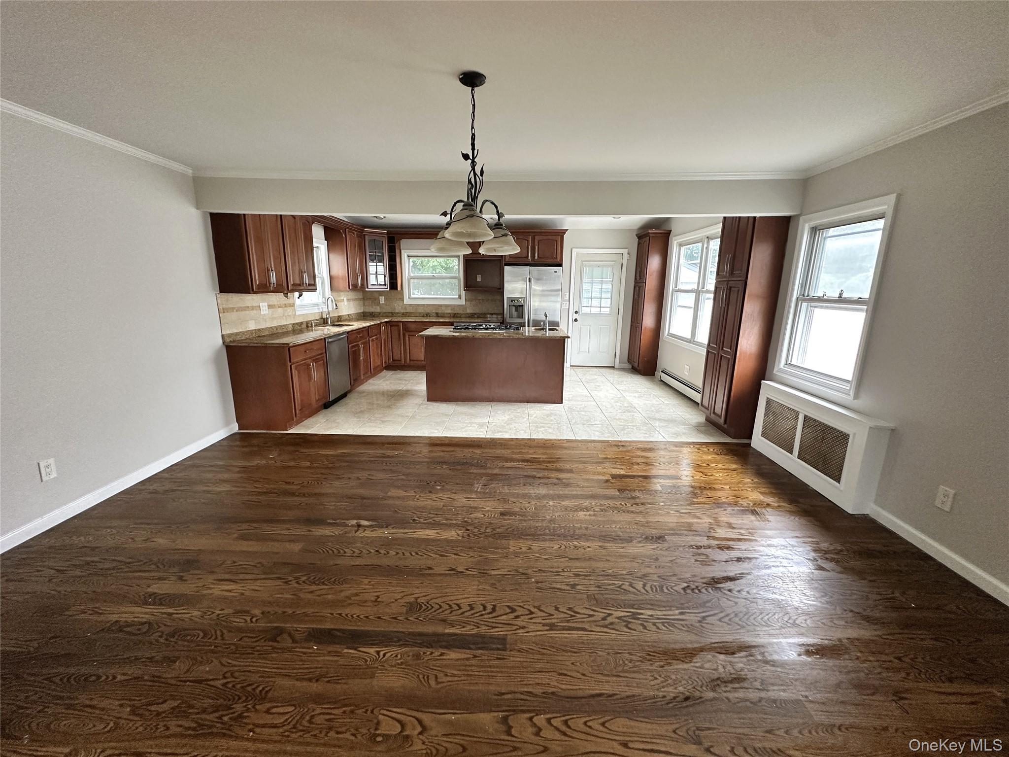 64 E Fenimore Street Property Photo 5