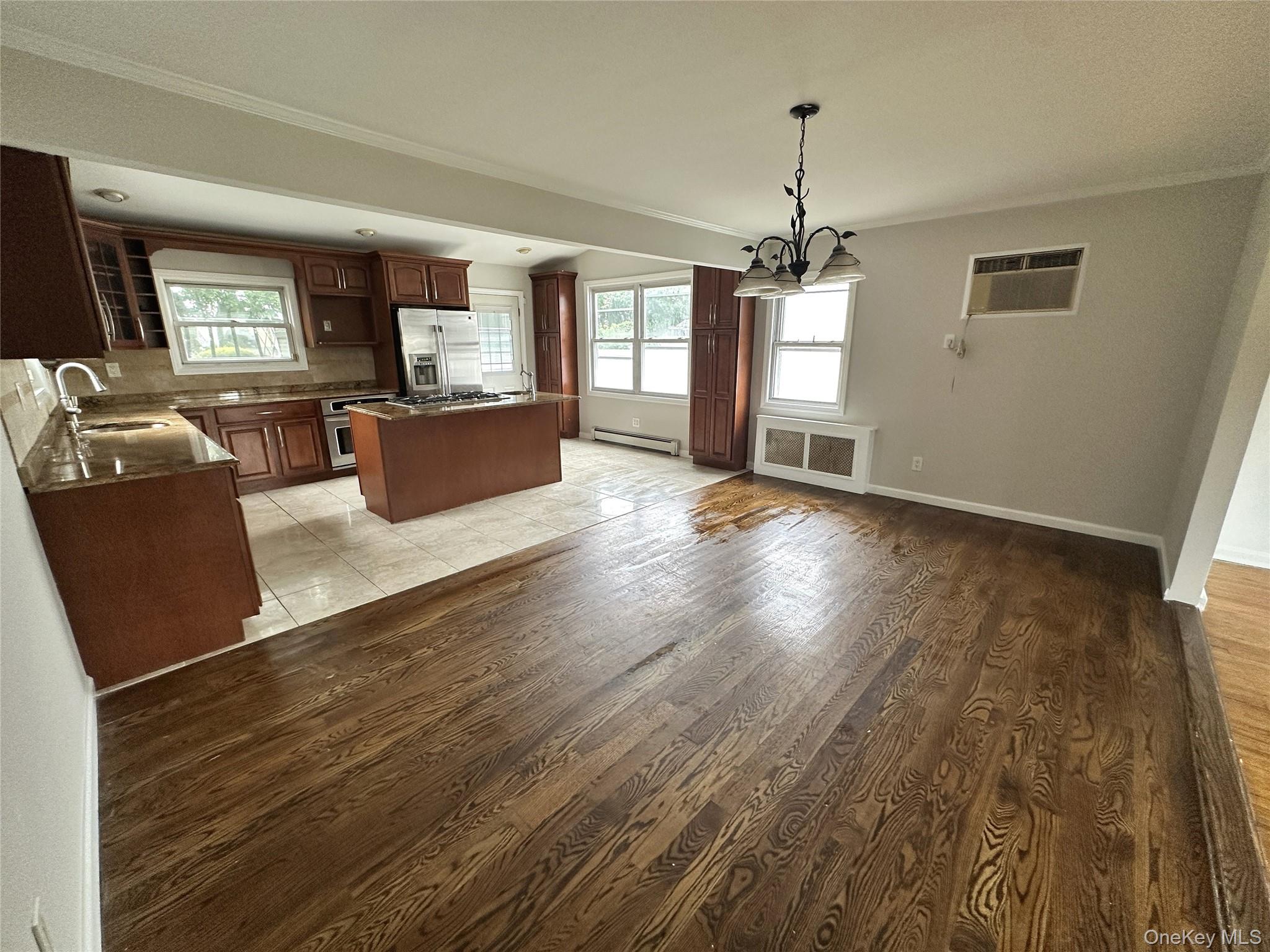 64 E Fenimore Street Property Photo 7