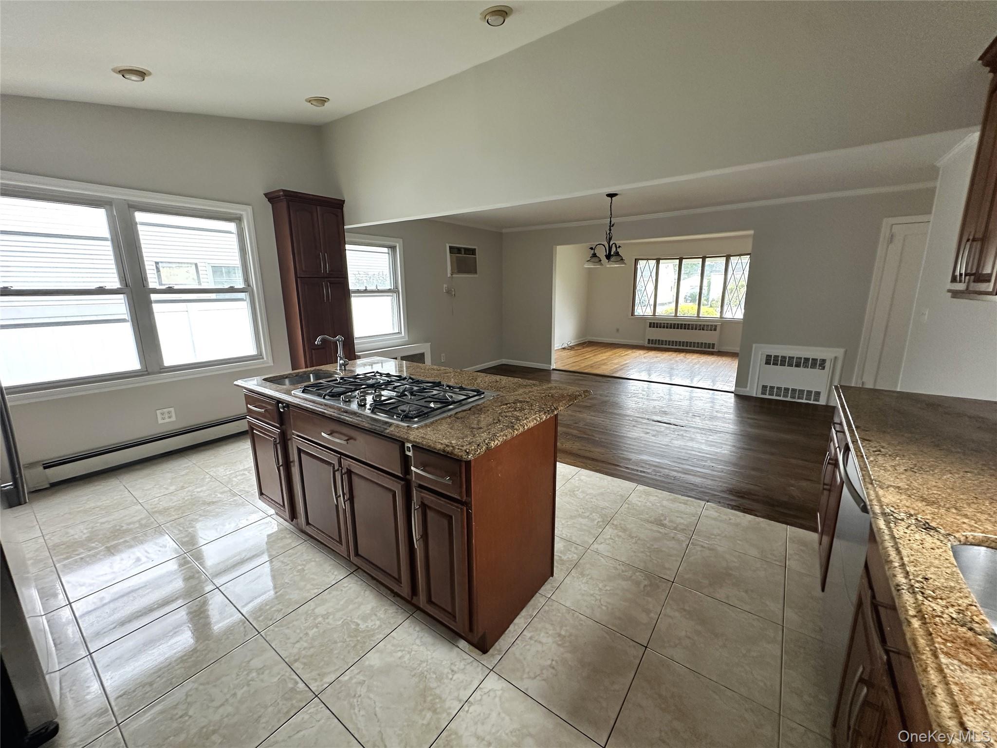 64 E Fenimore Street Property Photo 9