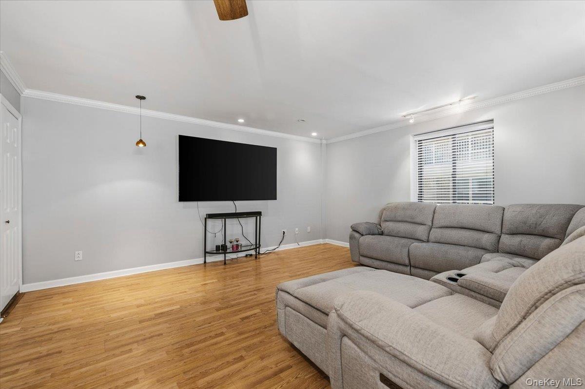 425 Shore Road 2d Property Photo 4