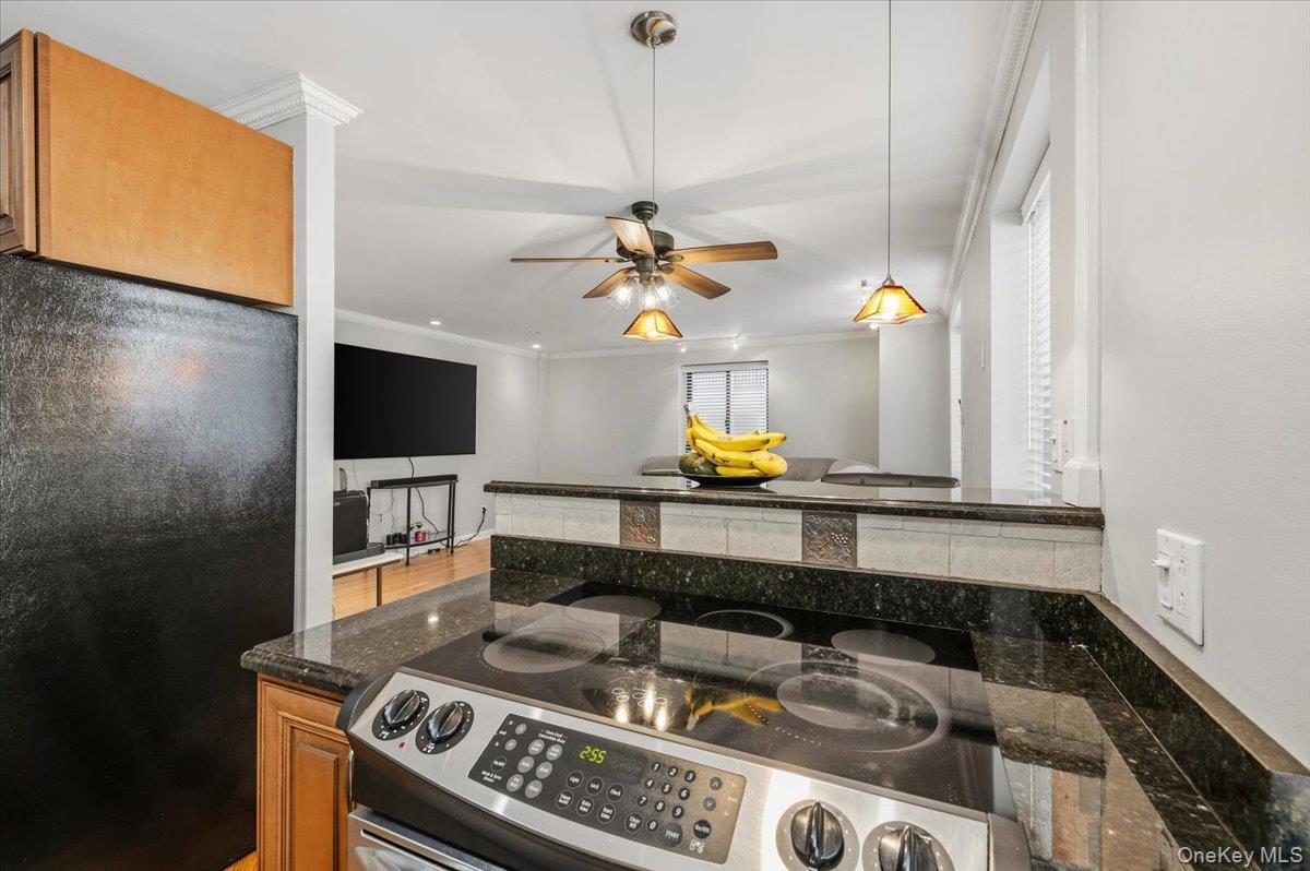 425 Shore Road 2d Property Photo 11