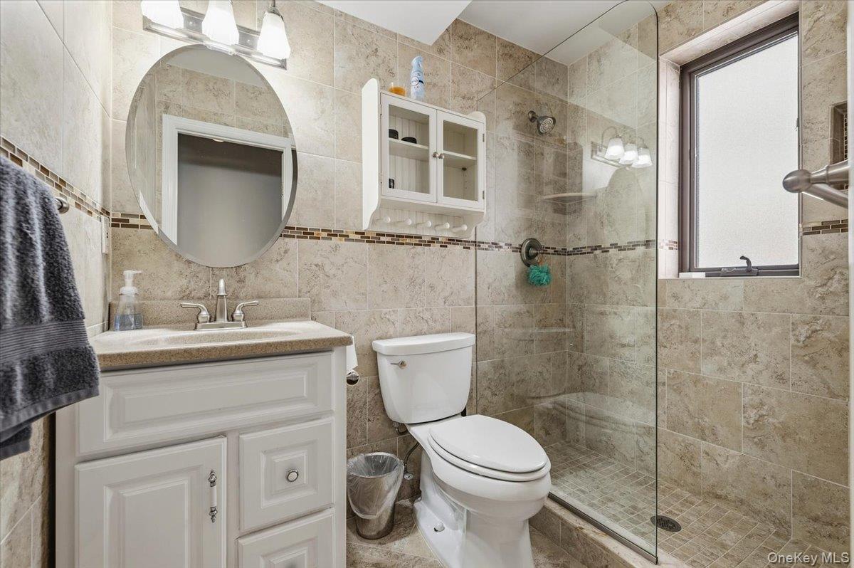 425 Shore Road 2d Property Photo 13