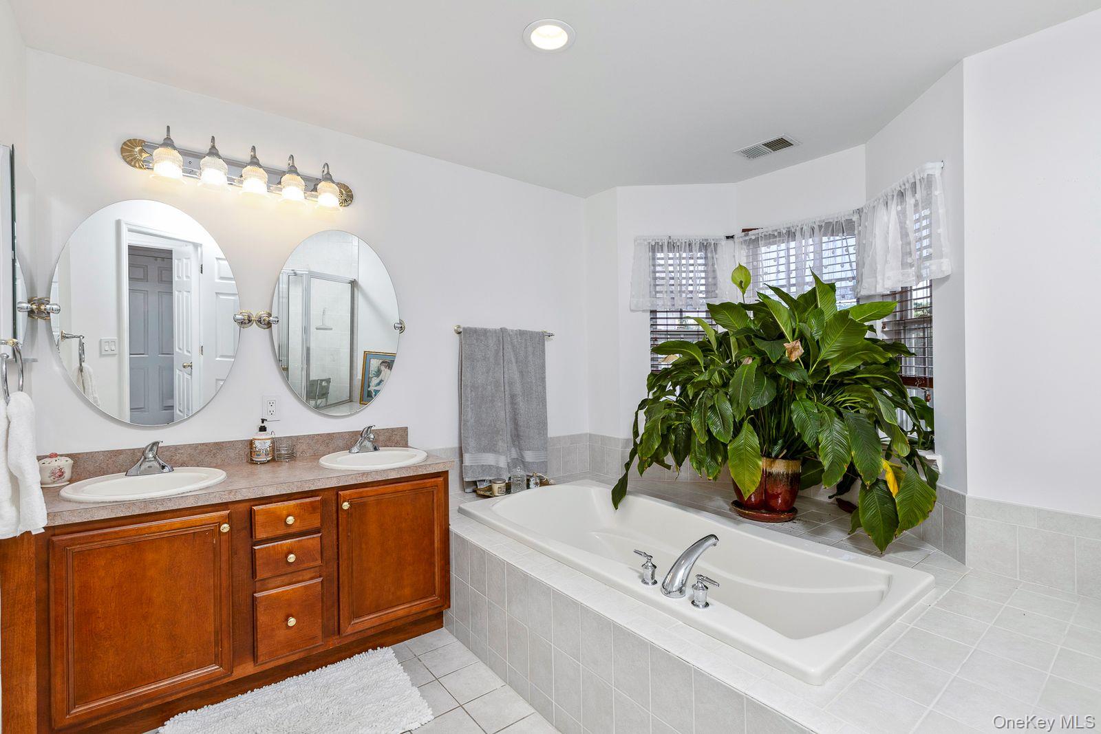 31 Willow Wood Drive Property Photo 24