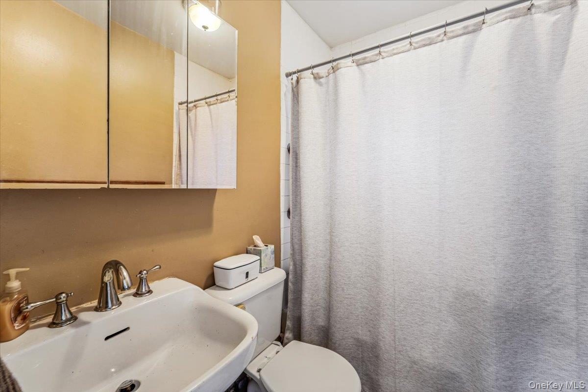 201-13 34th Avenue Property Photo 10