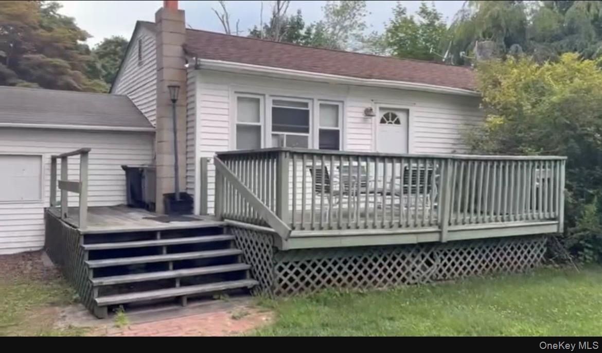 164 Bellport Avenue Property Photo 1