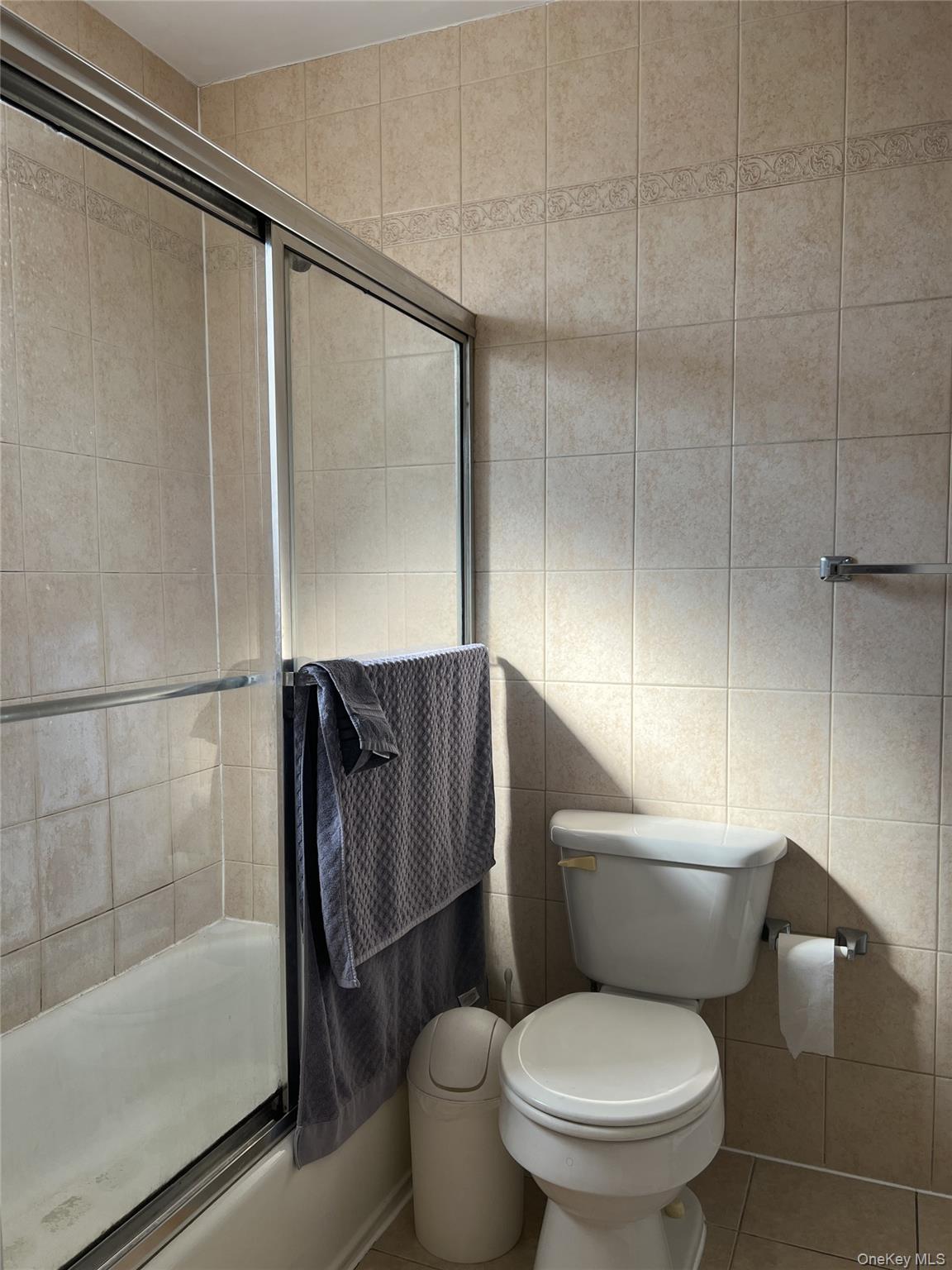 4324 215 Street 2f Property Photo 4