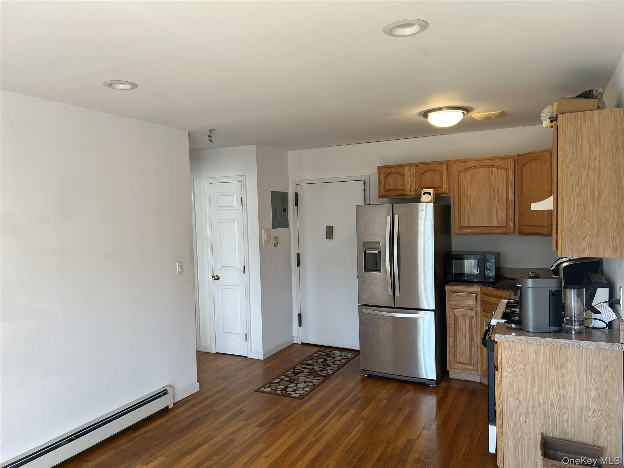 4324 215 Street 2f Property Photo 7