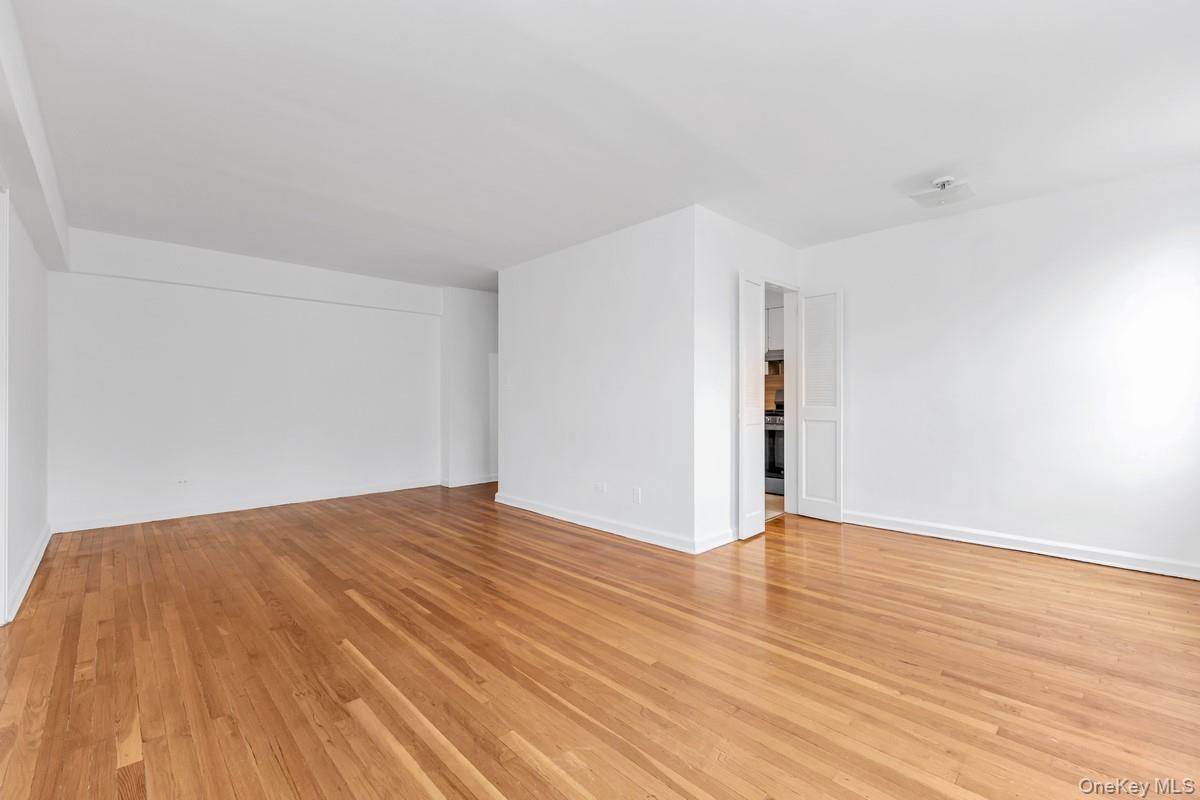 67-07 Yellowstone Boulevard 5f Property Photo 3