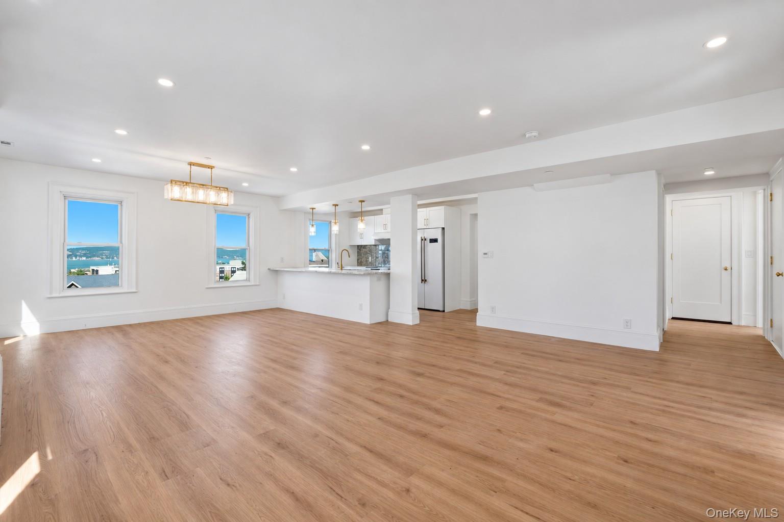 35 S Broadway 1 Property Photo 9