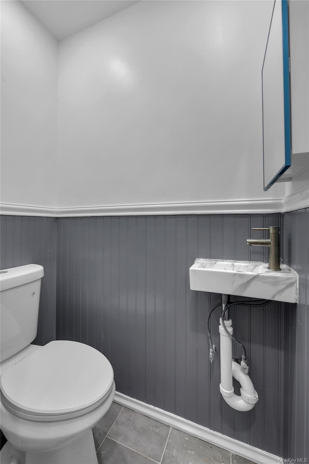 931 E 232nd Street Property Photo 9