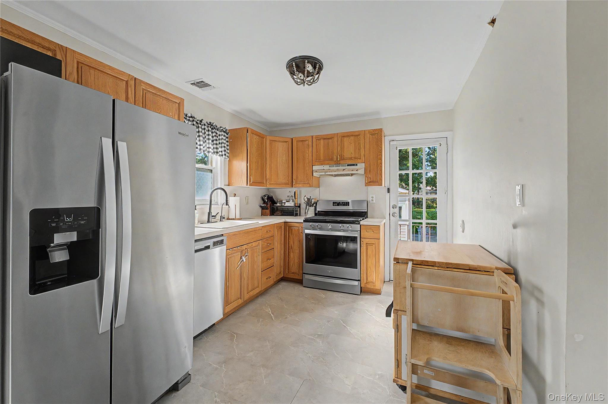 410 10th Street Property Photo 8