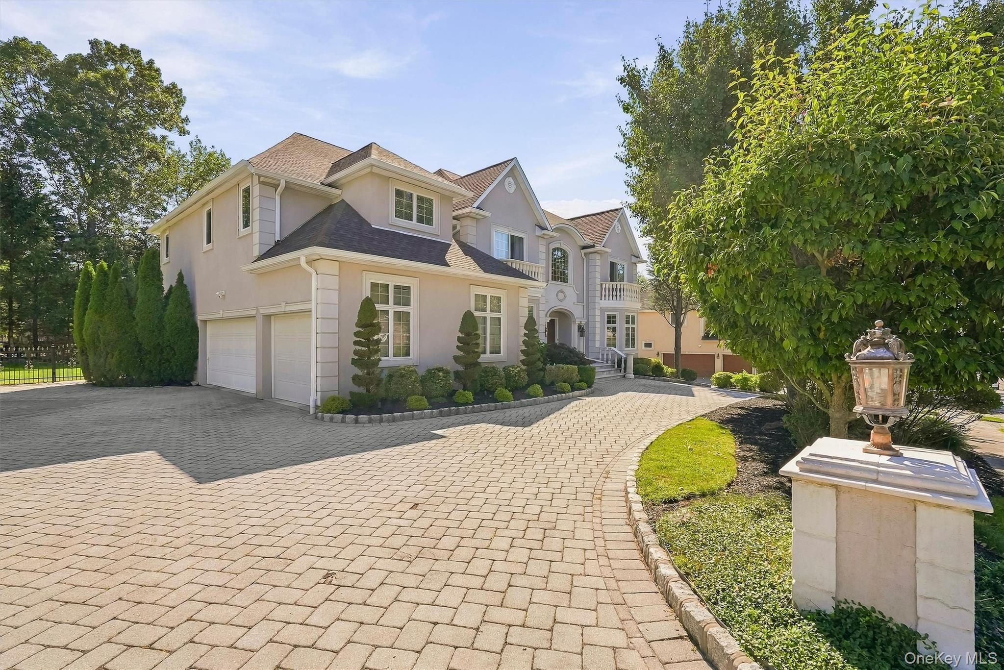 18 King Arthur Court Property Photo 4