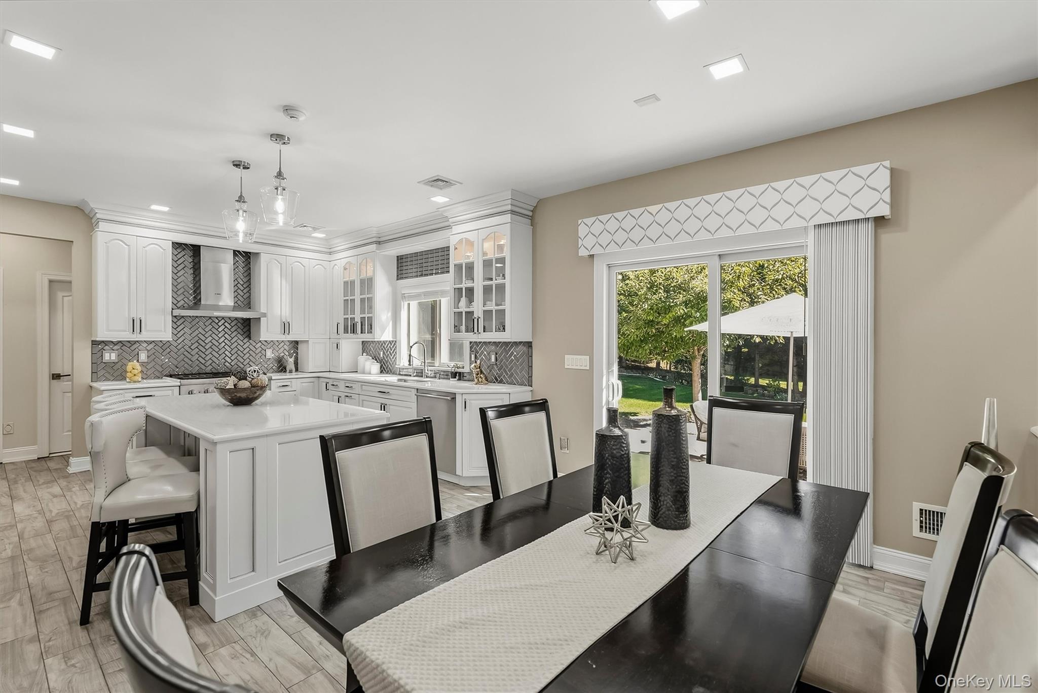 18 King Arthur Court Property Photo 11
