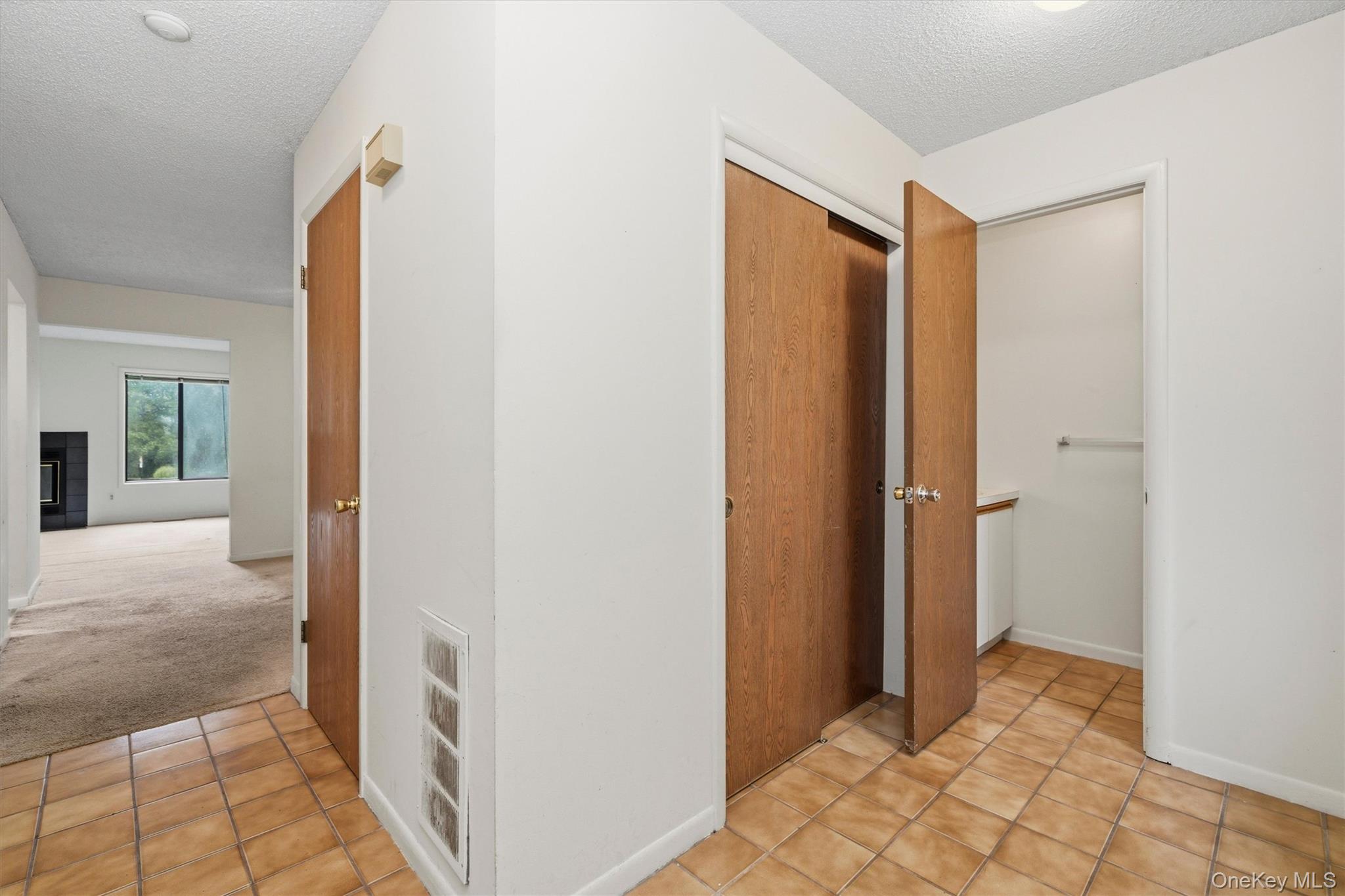 6 Ryan Court Property Photo 5