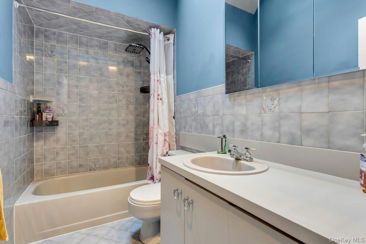 8 N Summit Drive Property Photo 17