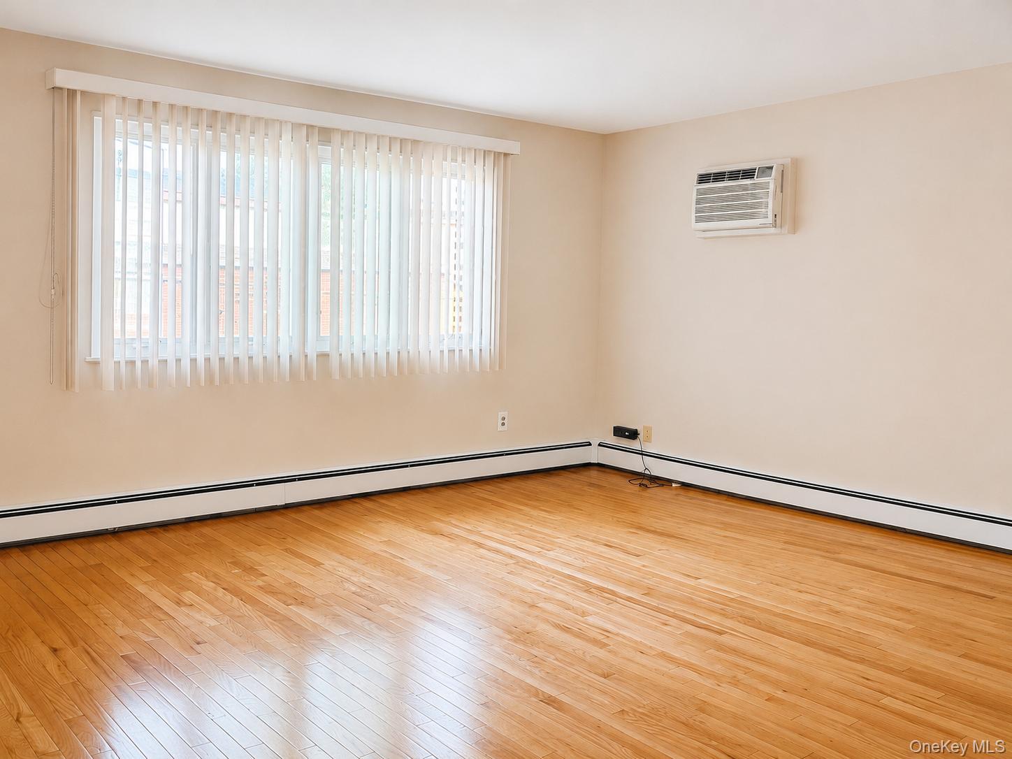 185 Bennett Avenue Unit 1 Property Photo 1