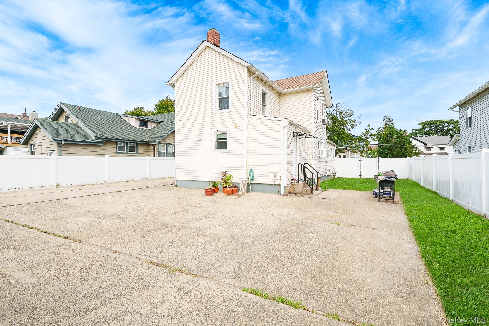 166 Church Street Property Photo 22