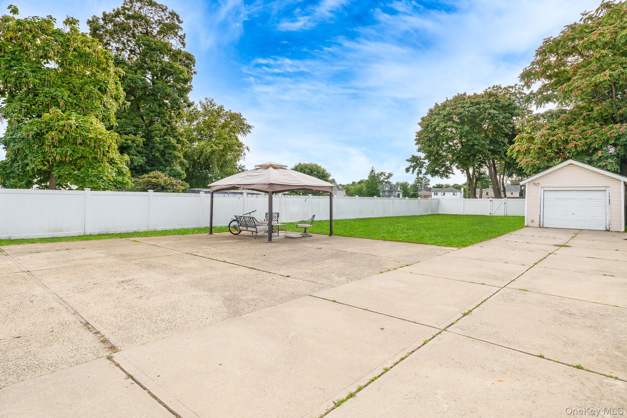166 Church Street Property Photo 23
