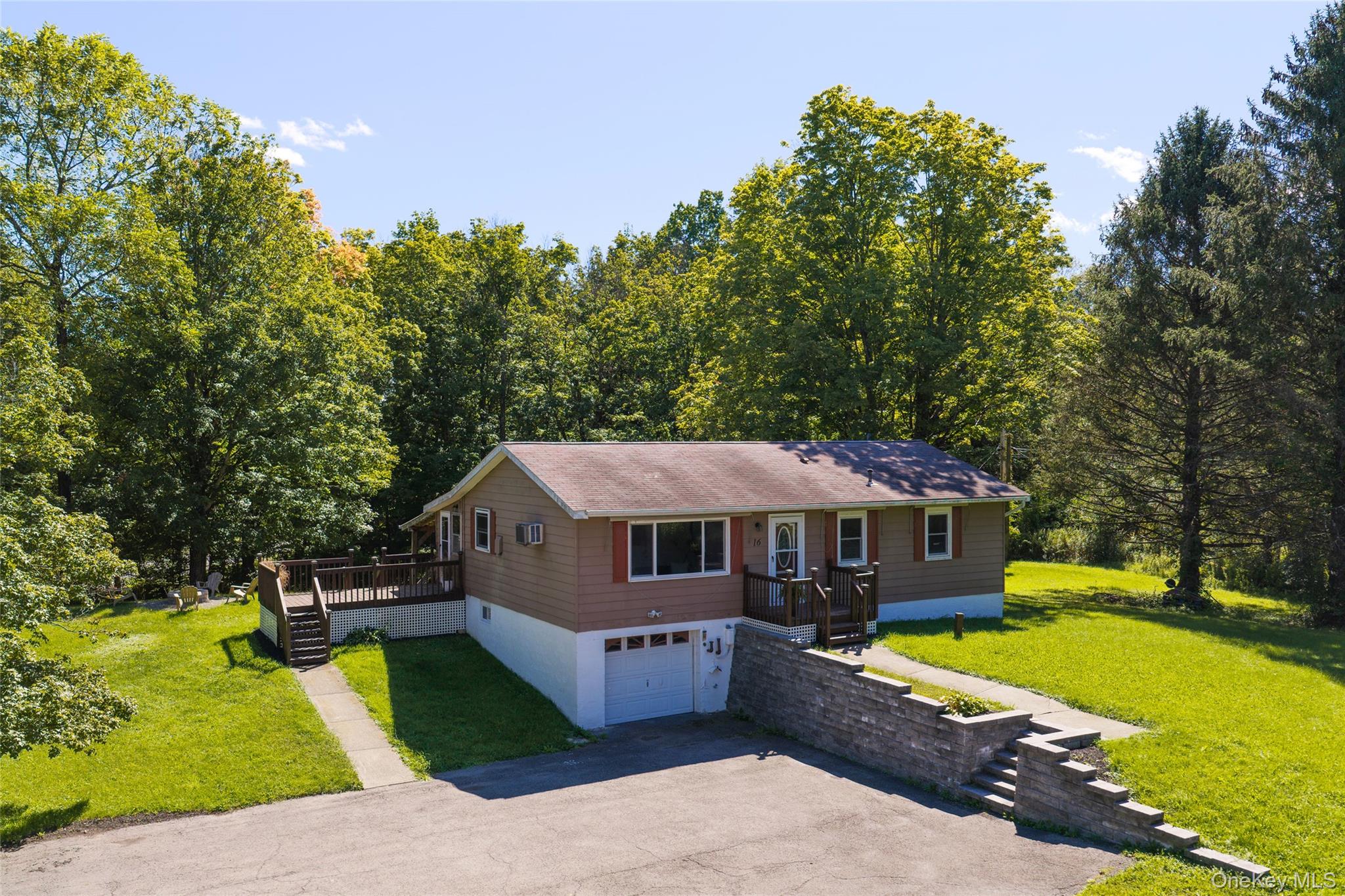 16 Peoples Road Property Photo 1