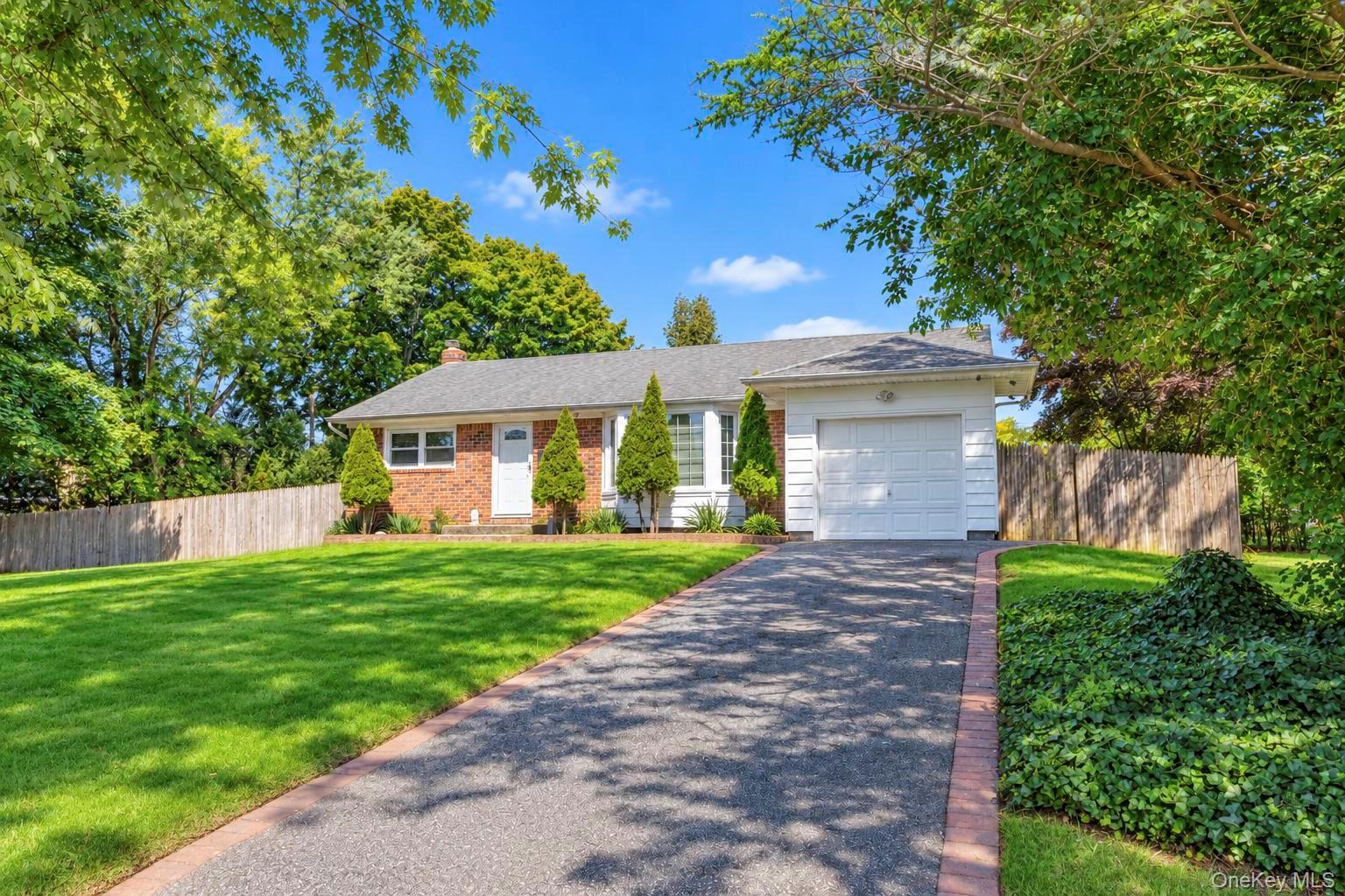 1 Azealia Court Property Photo 3