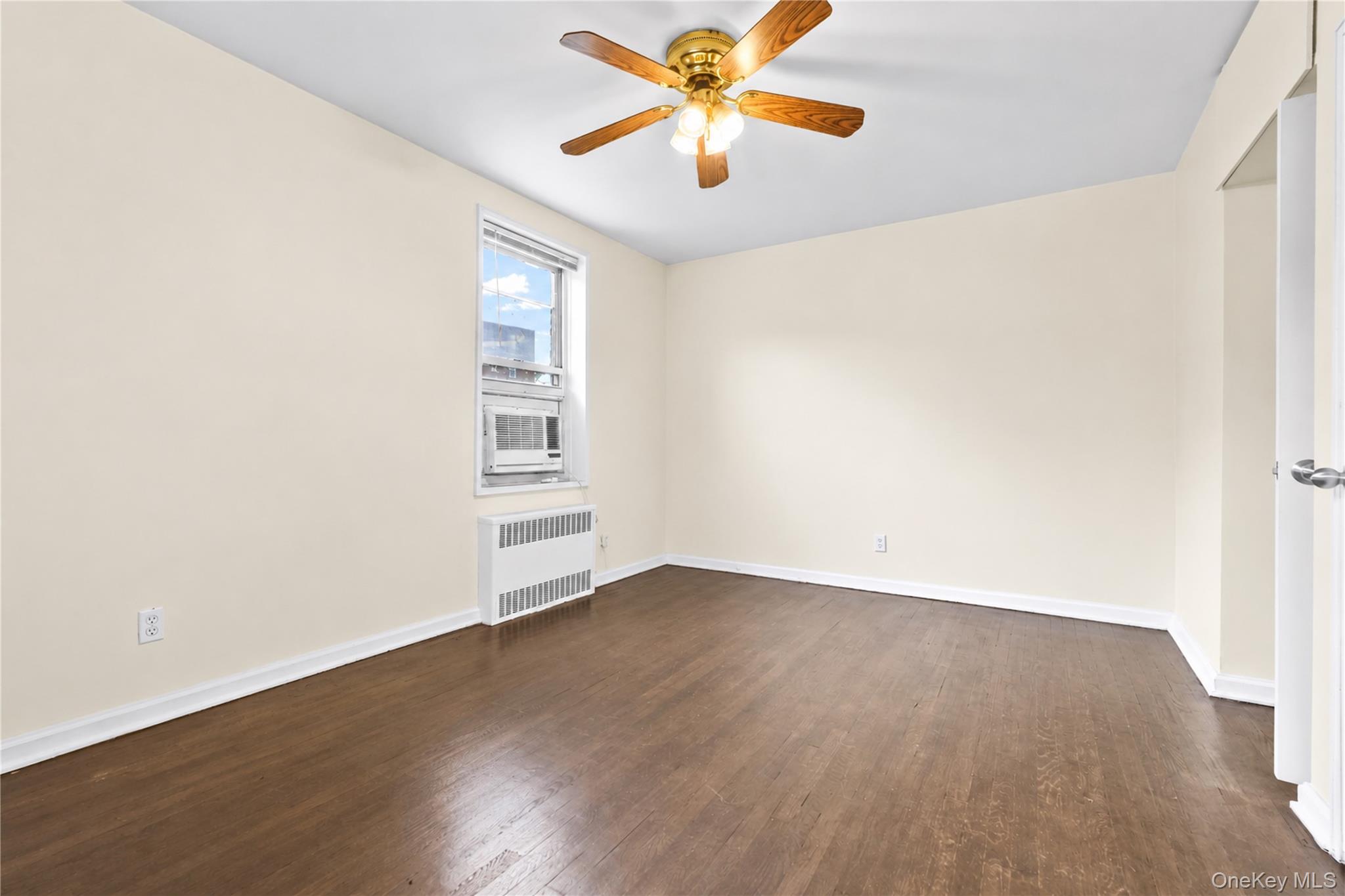 27-10 Parsons Boulevard 2f Property Photo 12