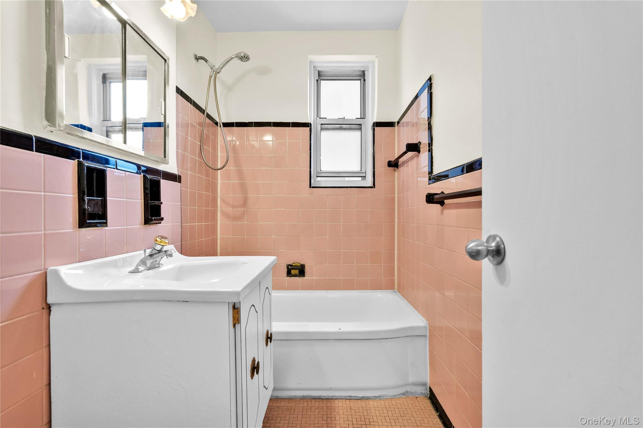 27-10 Parsons Boulevard 2f Property Photo 19