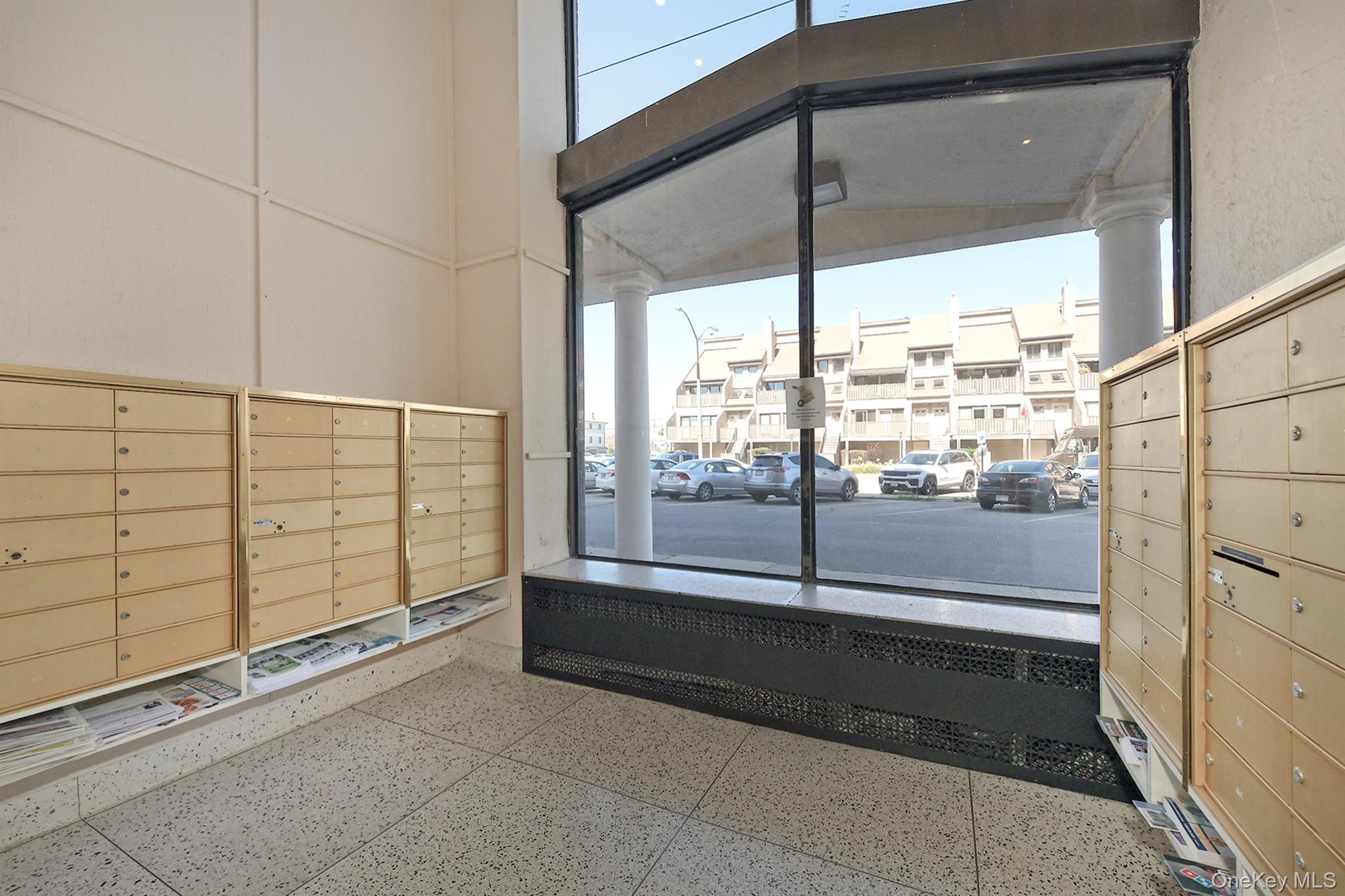 370 W Broadway 1a Property Photo 4