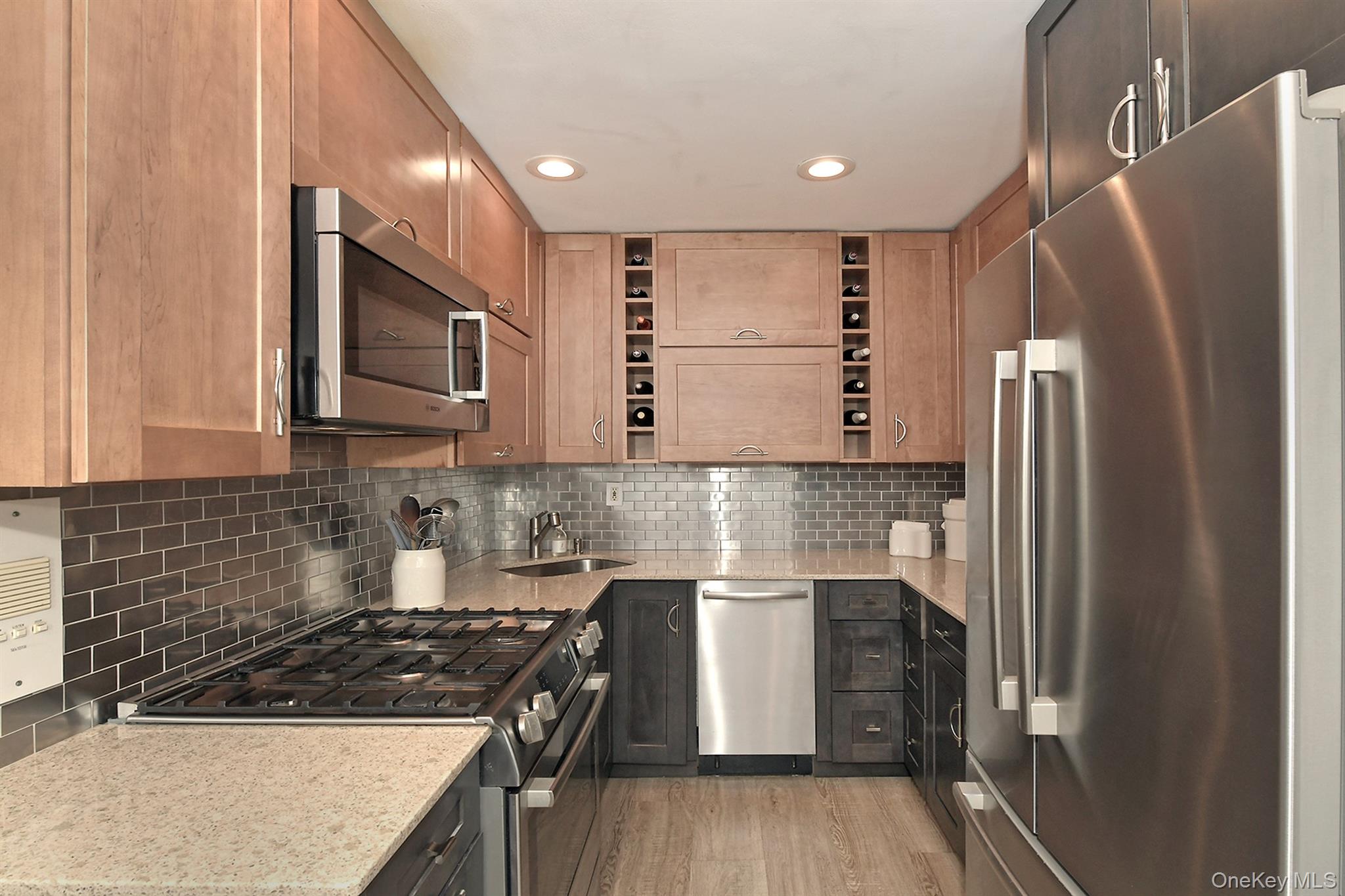 370 W Broadway 1a Property Photo 8